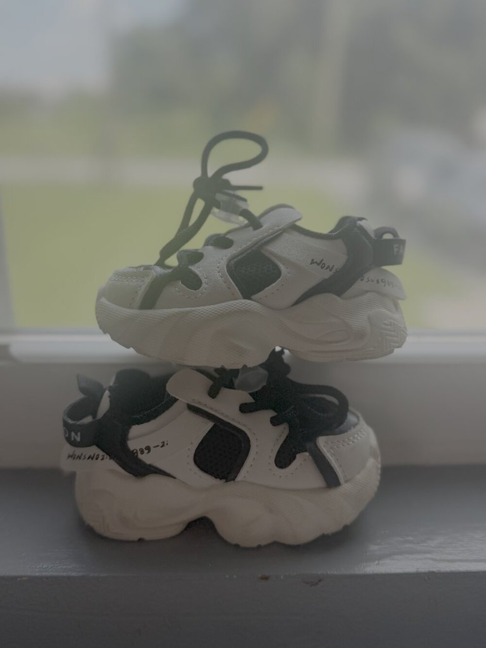 Black & White Sneakers Toddler/Baby Size 5C-6C